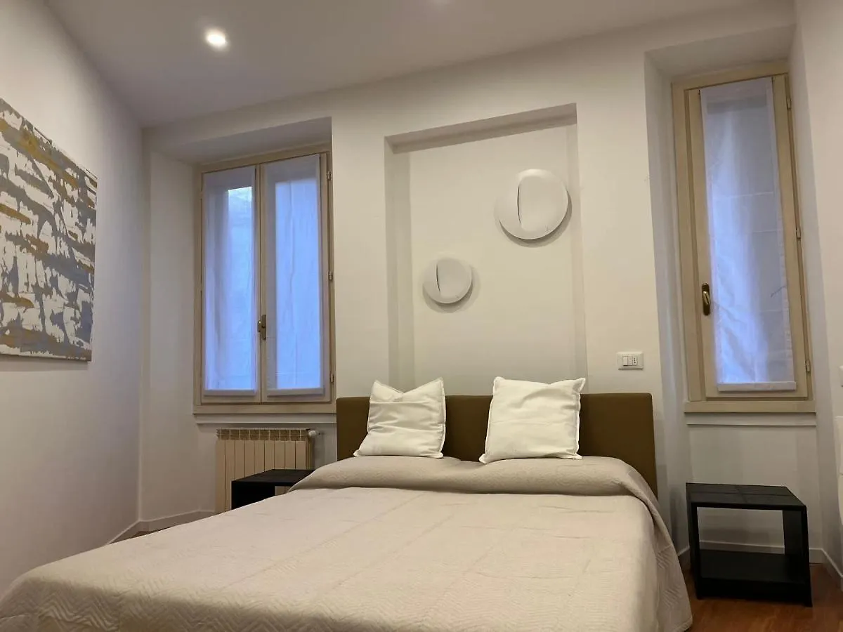 Casa Vercelli Delizioso Bilocale Moderno Nella Vecchia Milano 0*, Milan Italy