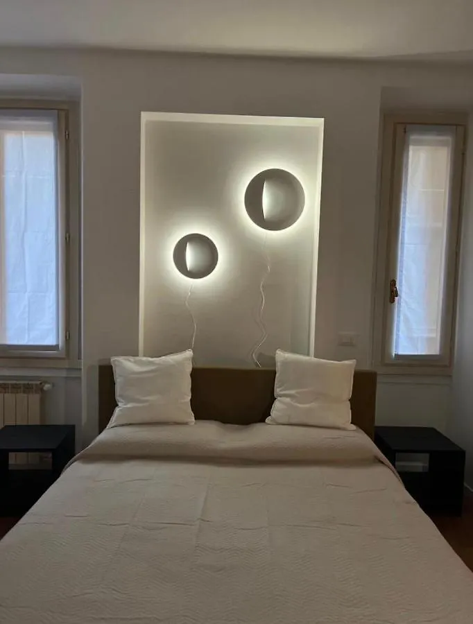 Casa Vercelli Delizioso Bilocale Moderno Nella Vecchia Milano 0*, Milan Italy