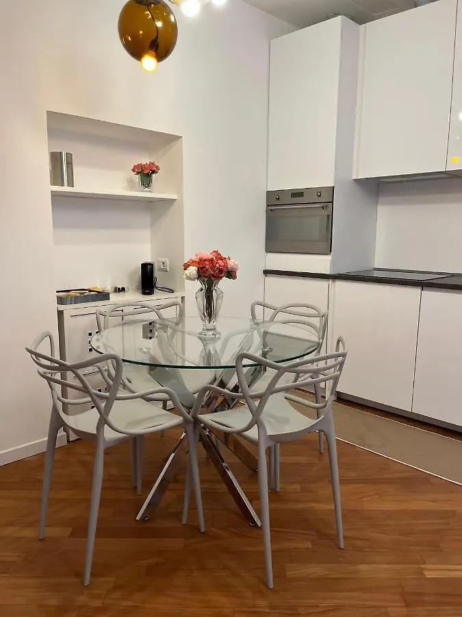 아파트 Casa Vercelli Delizioso Bilocale Moderno Nella Vecchia Milano